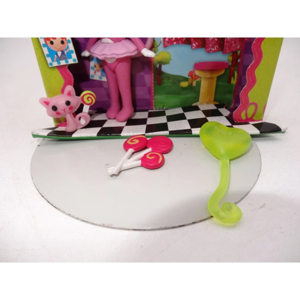 Lalaloopsy Mini Jewel Sparkles Figure Set with Pet Cat and Cardboard House‎